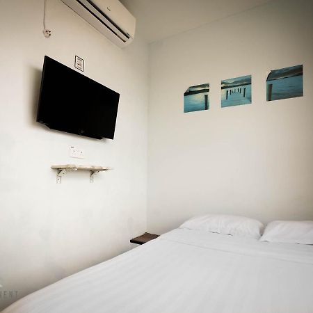 Welcome Inn By Evernent @ Pelita Commercial, Мири Экстерьер фото